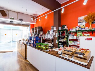 Plus de détails pour Multi-résidentiel à vendre