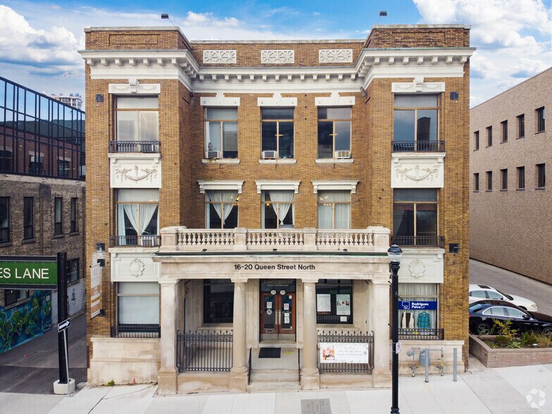 16-20 Queen St N, Kitchener, ON à vendre - Photo du bâtiment - Image 1 de 1