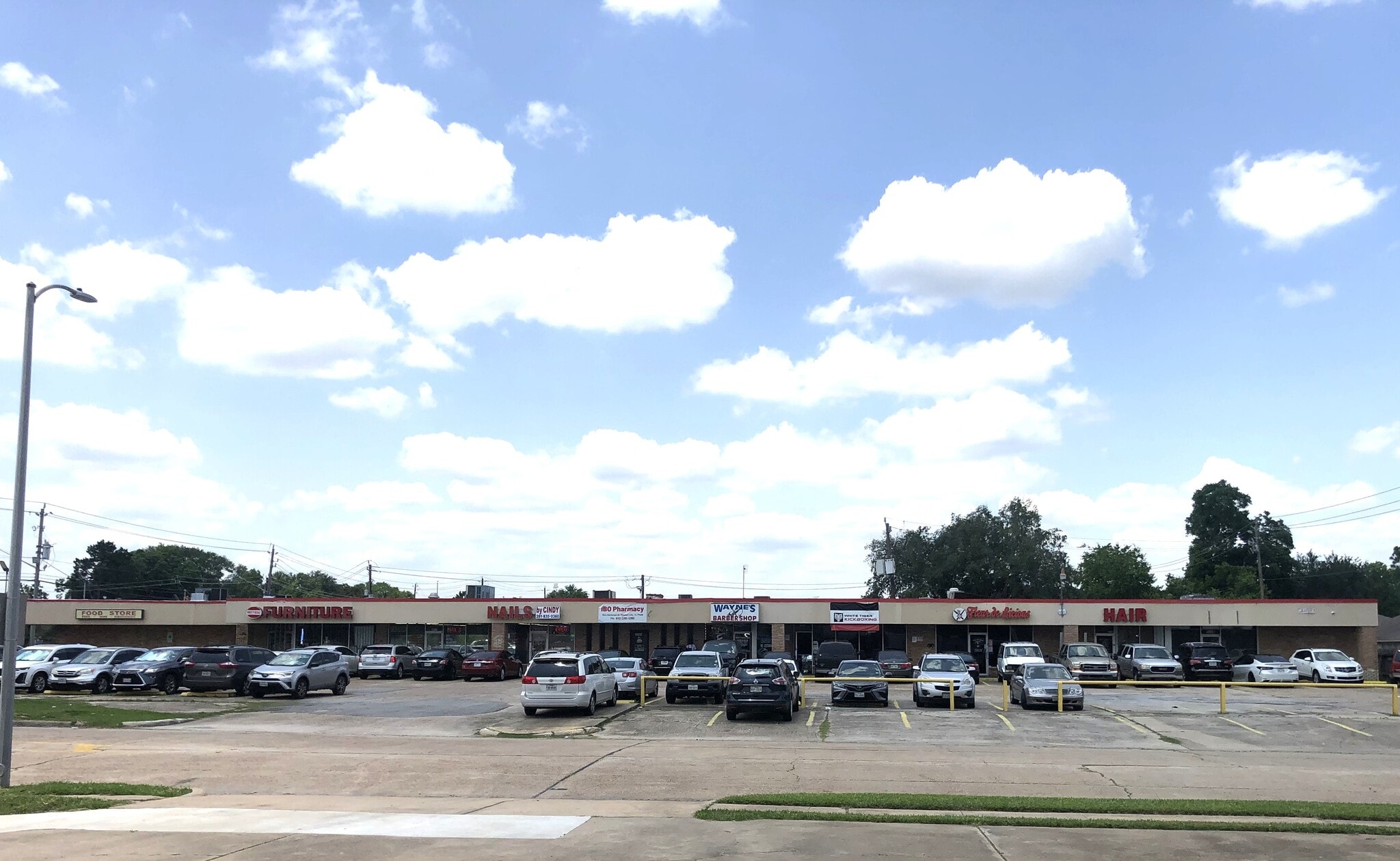 1530 KenForest, Missouri City, TX for lease Primary Photo- Image 1 of 11