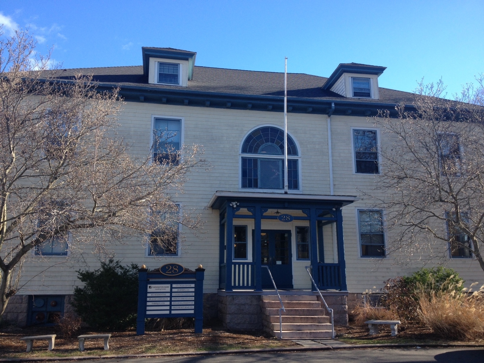 28 School St, Branford, CT à vendre Photo principale- Image 1 de 1