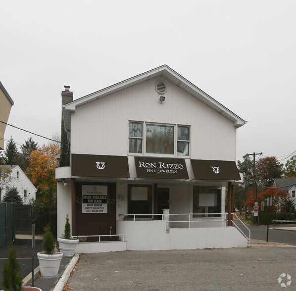 62 Glen Cove Rd, Roslyn Heights, NY à louer - Photo du bâtiment - Image 3 de 41