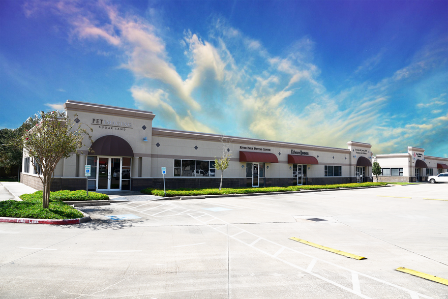 17320 W Grand Pky S, Sugar Land, TX for lease - Building Photo - Image 1 of 4