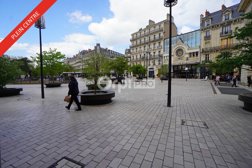 Retail in Dijon for lease - Building Photo - Image 2 of 3