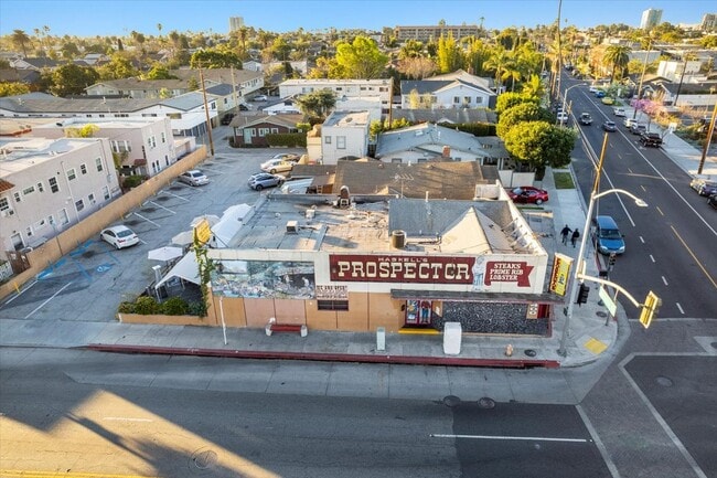 Plus de détails pour 2400 E 7th St, Long Beach, CA - Commerce de détail à vendre