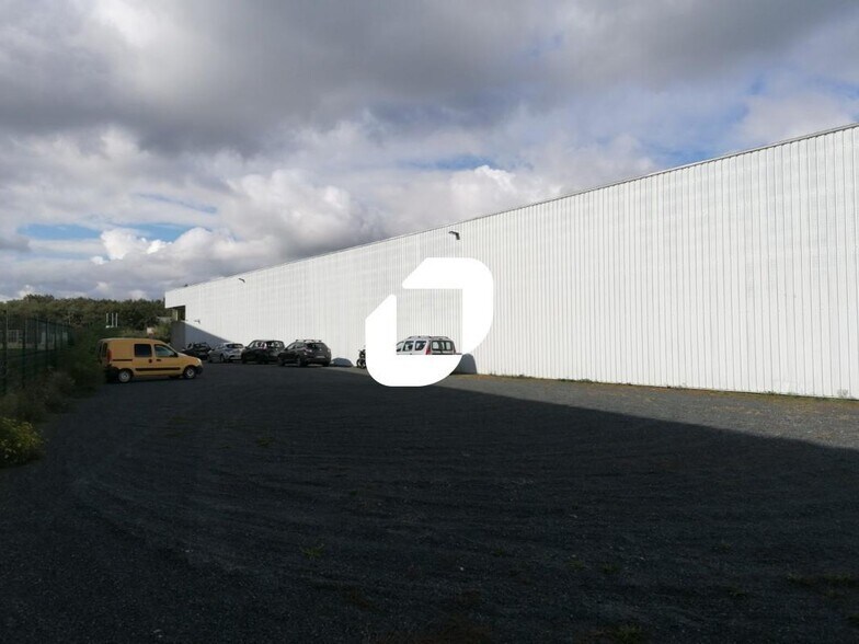 Flex in Reyrieux for lease - Building Photo - Image 2 of 29