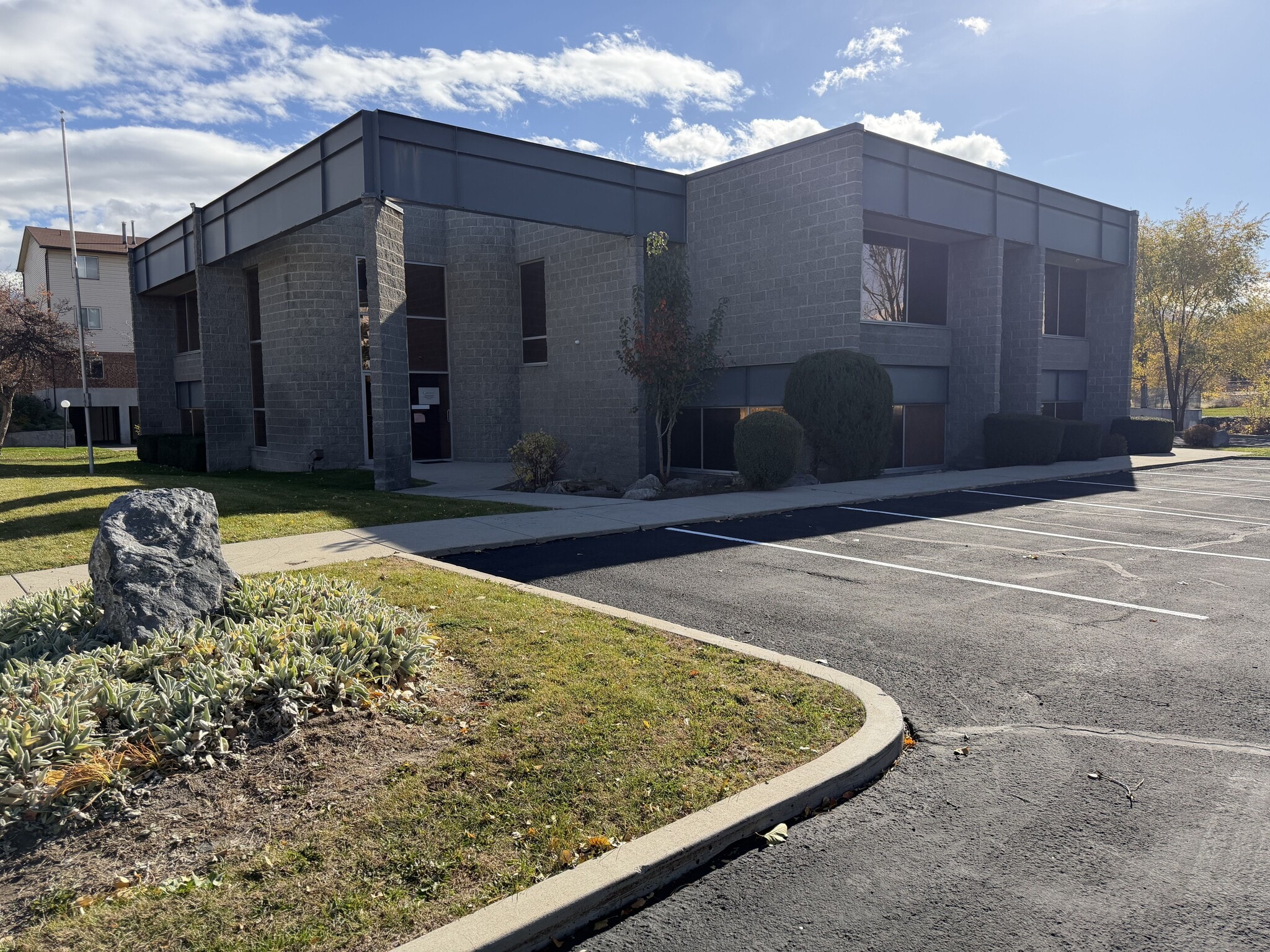 1106 E 6600 S, Salt Lake City, UT for lease Building Photo- Image 1 of 9