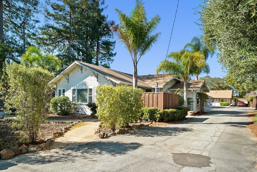 420 Capitola Road Ext, Santa Cruz, CA à vendre - Photo du bâtiment - Image 3 de 171