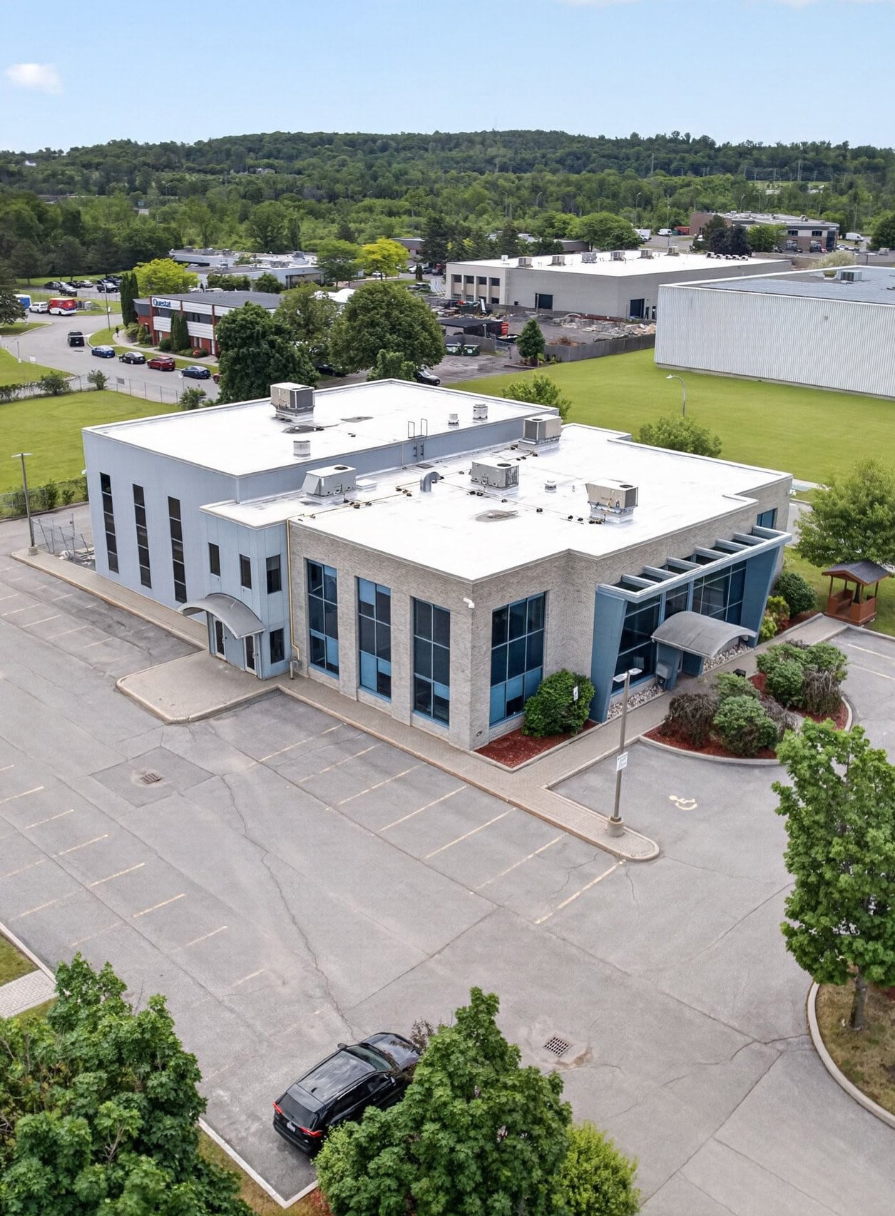 5500 Canotek Rd, Ottawa, ON à vendre Photo du bâtiment- Image 1 de 18