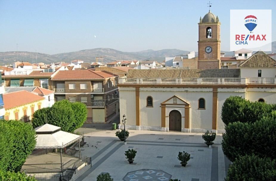 Land in Huétor Vega, Granada for sale Primary Photo- Image 1 of 8