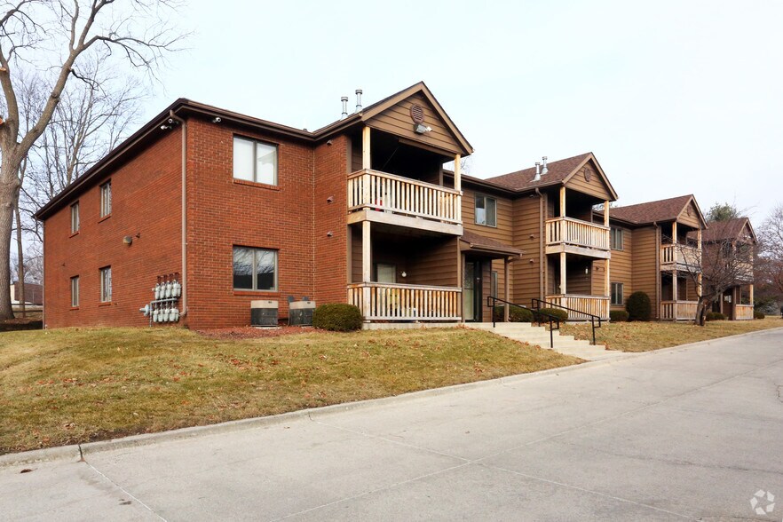 1620 Vine St, West Des Moines, IA à vendre - Photo du bâtiment - Image 2 de 4