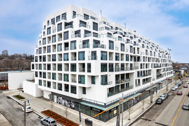 Plus de détails pour 280 Howland Ave, Toronto, ON - Commerce de détail à louer