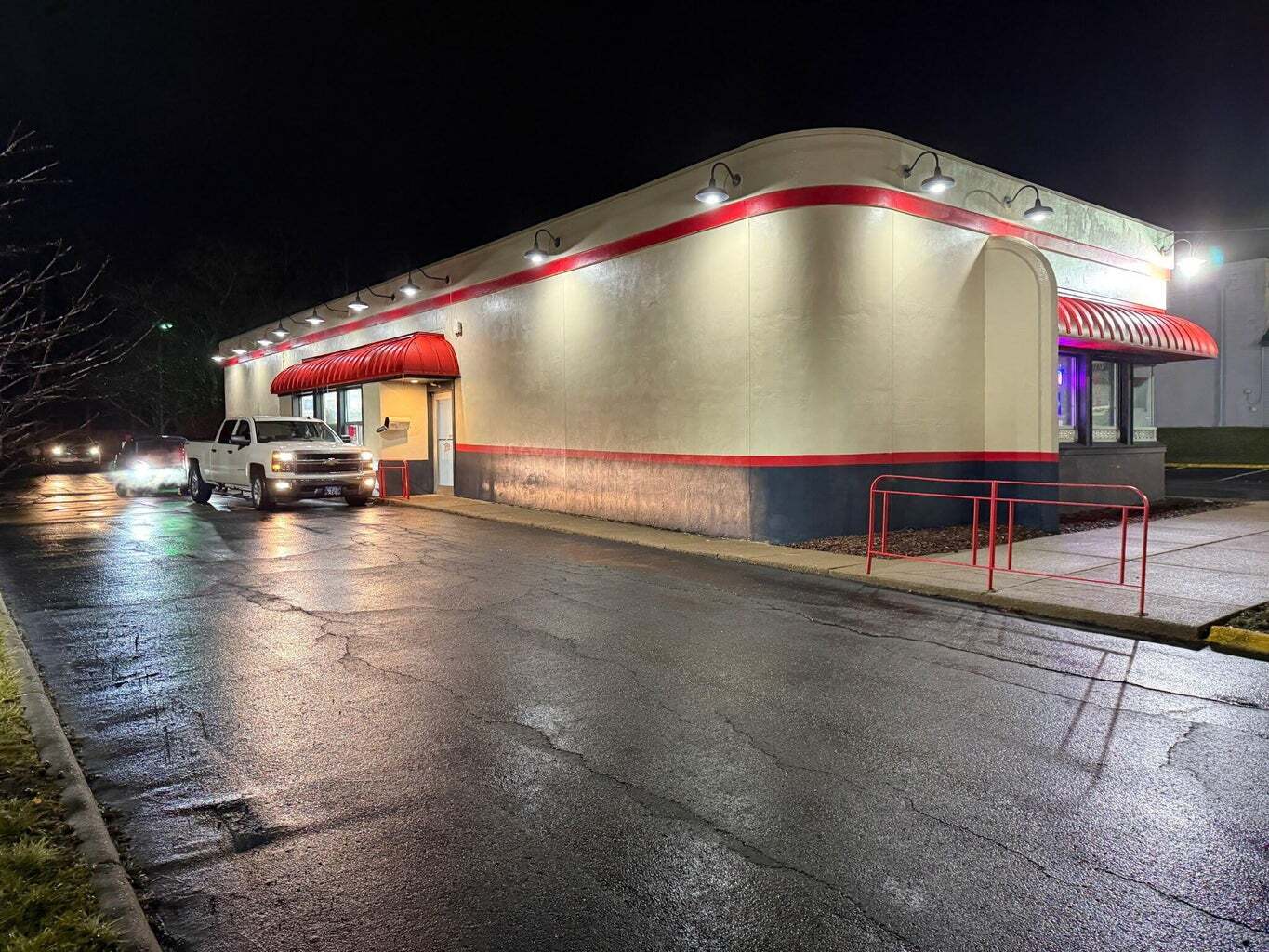 4837 Mahoning Ave, Youngstown, OH à louer Photo du bâtiment- Image 1 de 6