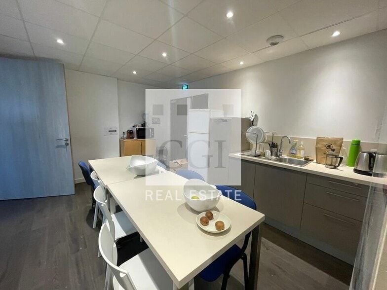 Bureau dans Meylan à louer - Photo du bâtiment - Image 2 de 15