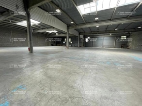 Flex in Croissy-Beaubourg for lease Building Photo- Image 2 of 4