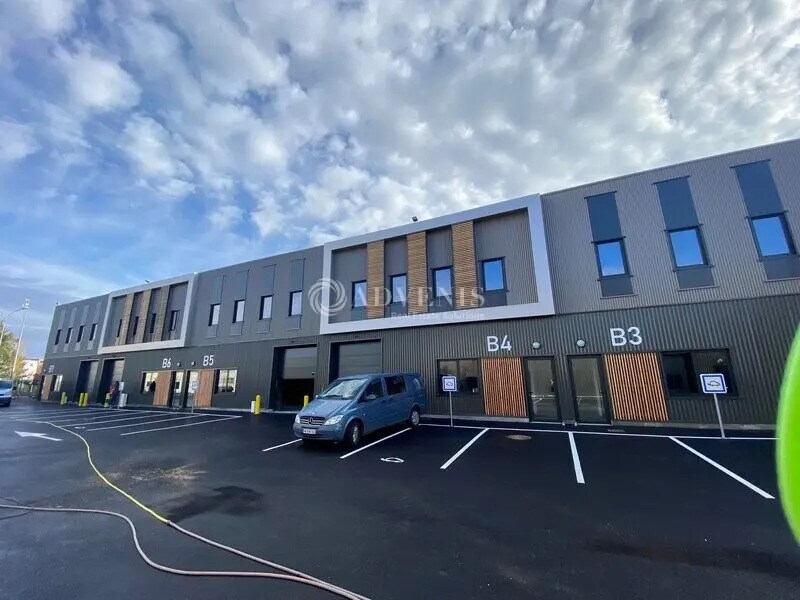 Flex dans Les Mureaux à louer Photo du bâtiment- Image 1 de 13