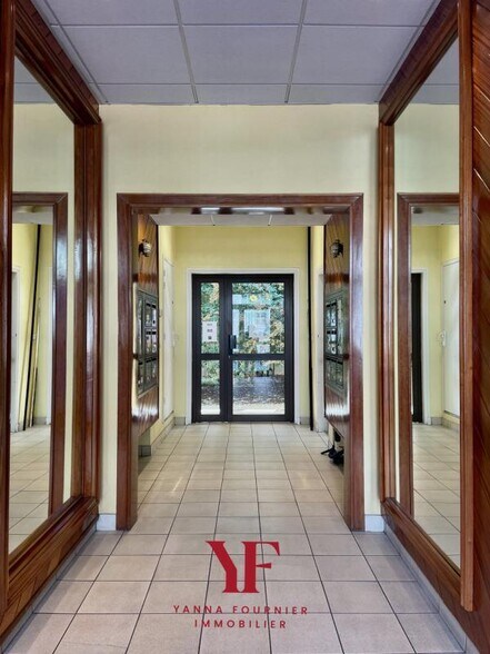 Office in Brest for lease - Building Photo - Image 2 of 16