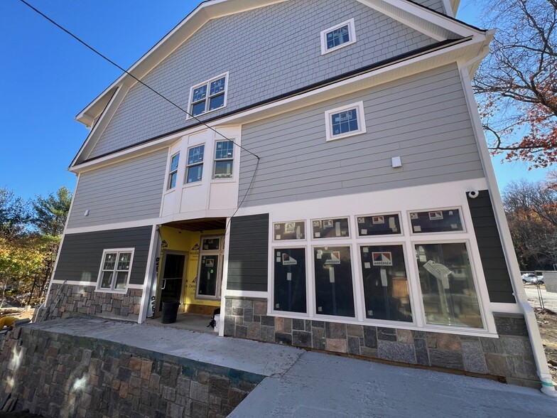 1123 Pleasantville Rd, Briarcliff Manor, NY for lease - Building Photo - Image 1 of 8