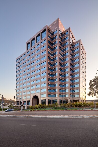 7676 Hazard Center Dr, San Diego, CA à louer - Photo du bâtiment - Image 1 de 12