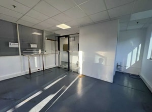 Industriel dans Savigny-le-Temple à louer Photo intérieure- Image 1 de 8