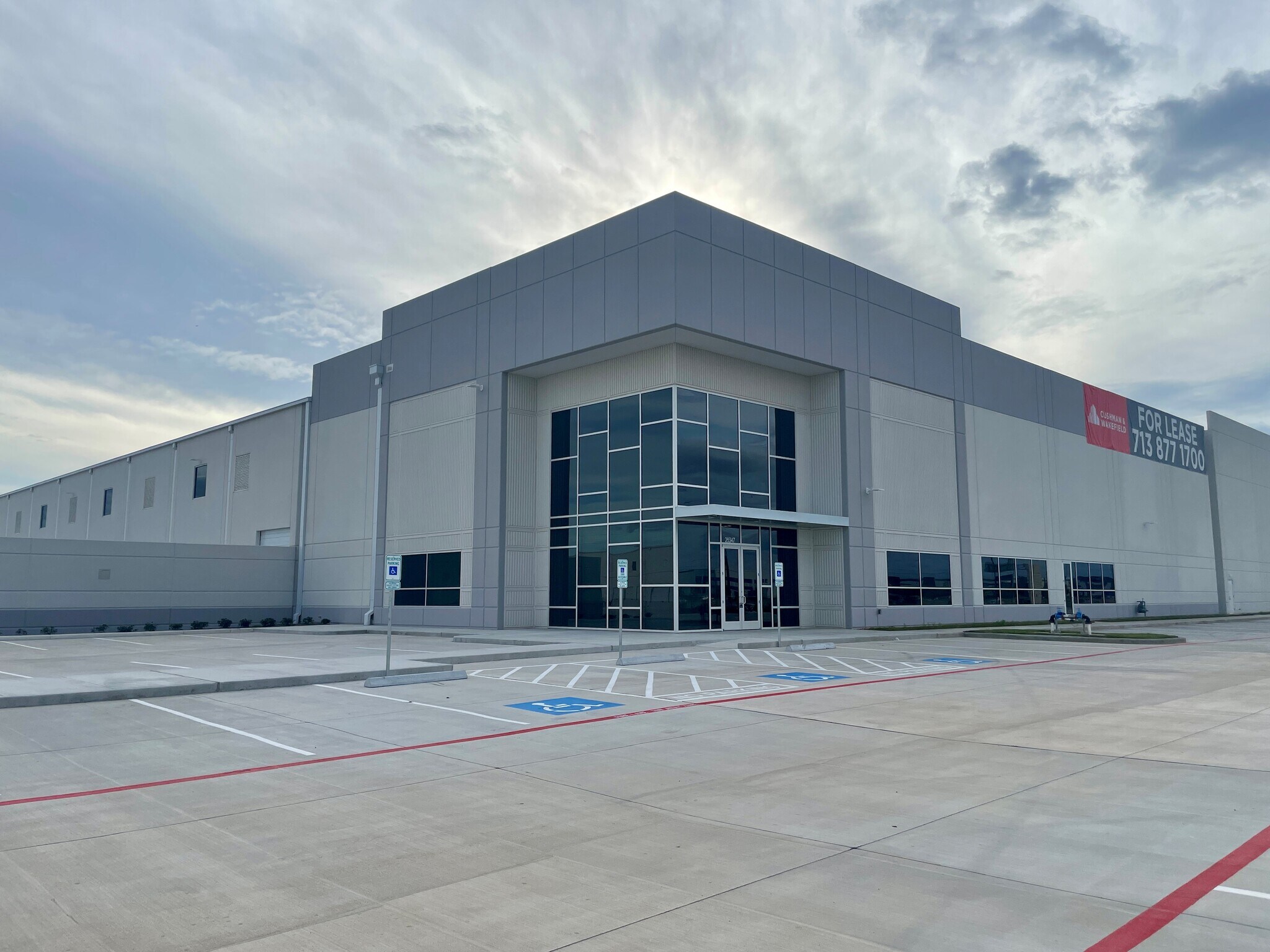 28119 Katy Fwy, Katy, TX à vendre Photo du bâtiment- Image 1 de 1