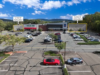 Plus de détails pour 495 Chamberlain Hwy, Meriden, CT - Vente au détail à louer