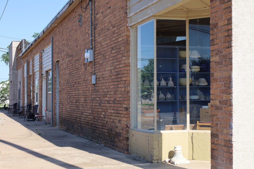 98 Broadway Ave, Groom, TX for sale - Building Photo - Image 3 of 4