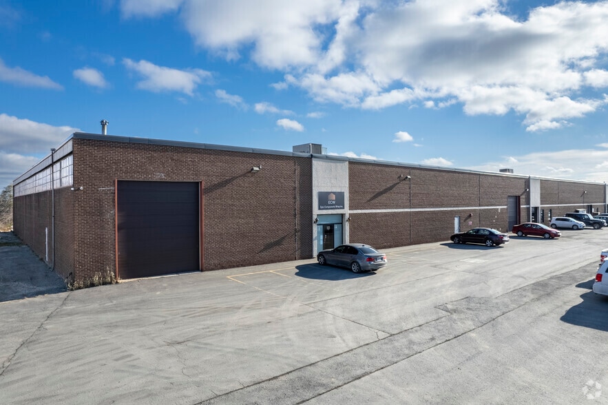 575 Bowes Rd, Concord, ON for sale - Building Photo - Image 2 of 5