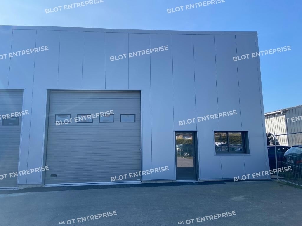 Flex in Bain-de-Bretagne for lease Building Photo- Image 1 of 6