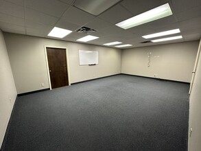 531 N Locust St, Denton, TX for lease Interior Photo- Image 2 of 4