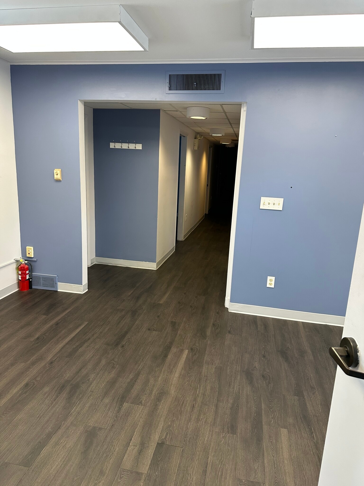 71 Cedar Ave, Hershey, PA for lease Interior Photo- Image 1 of 19