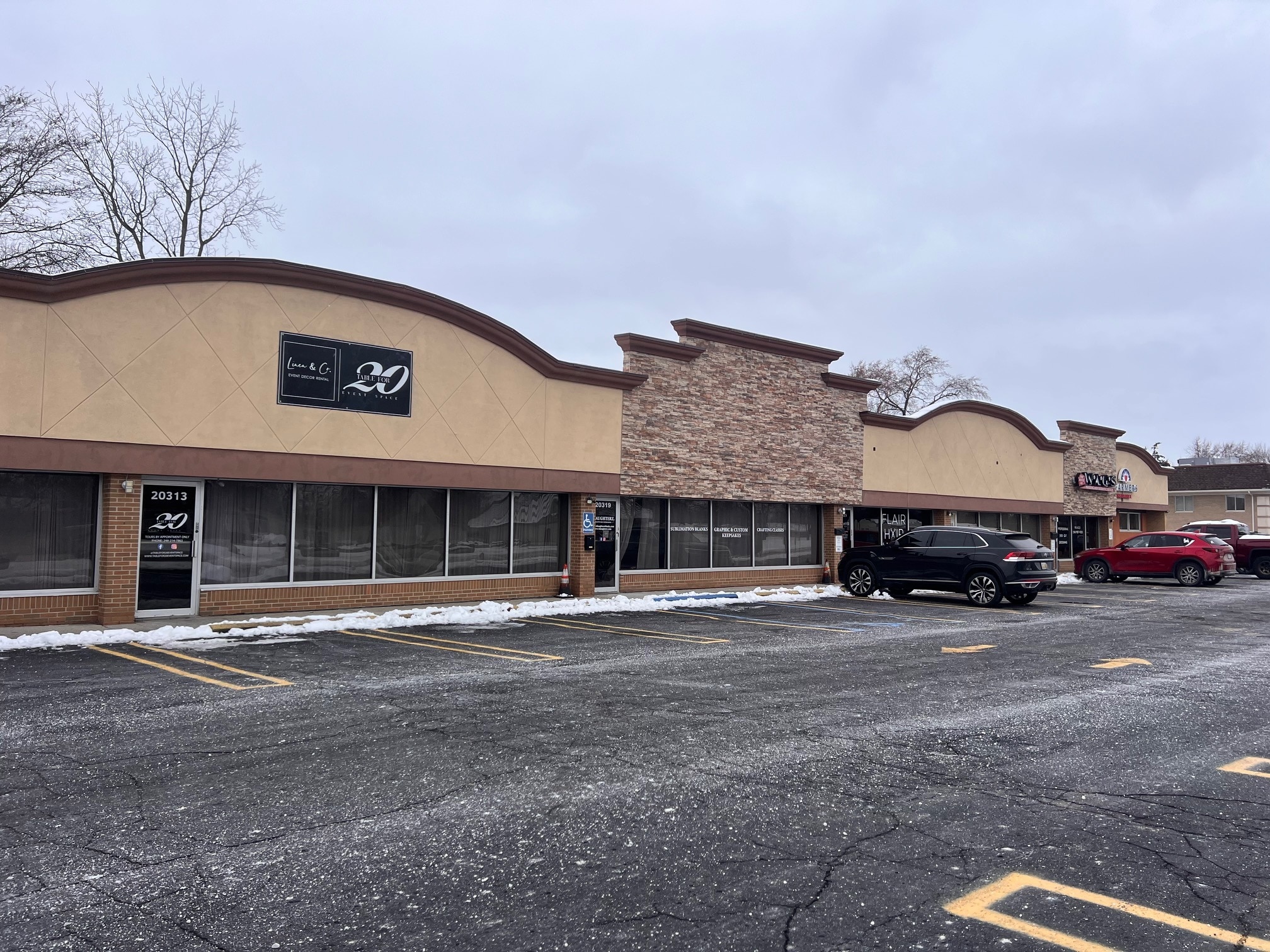 20307-20337 Middlebelt Rd, Livonia, MI for lease Building Photo- Image 1 of 4