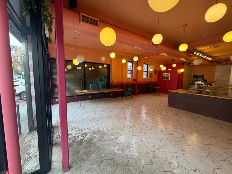 313 Knickerbocker Ave, Brooklyn, NY for lease - Building Photo - Image 3 of 9