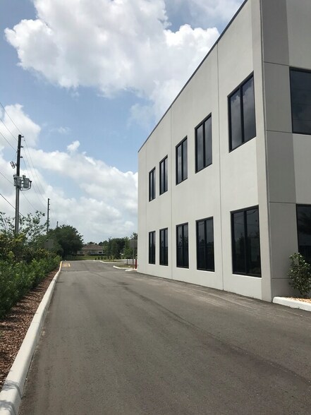 17410 E Highway 50, Clermont, FL à louer - Photo du bâtiment - Image 3 de 6