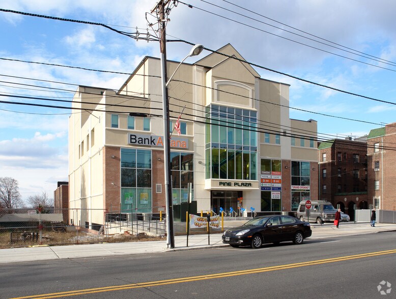 7 Broad Ave, Palisades Park, NJ à louer - Photo du bâtiment - Image 2 de 6