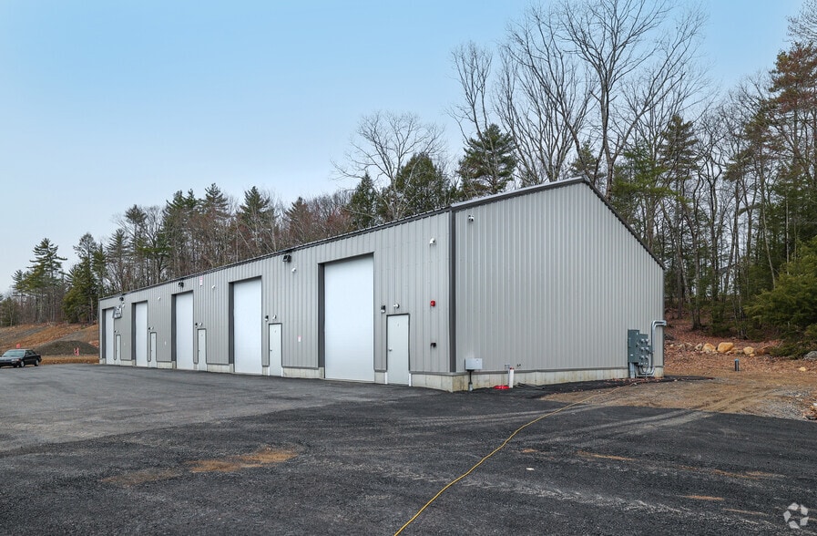 382398 Calef Hwy, Epping, NH for lease - Building Photo - Image 3 of 4