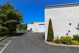 100 Patco Ct, Islandia, NY for lease Building Photo- Image 2 of 4