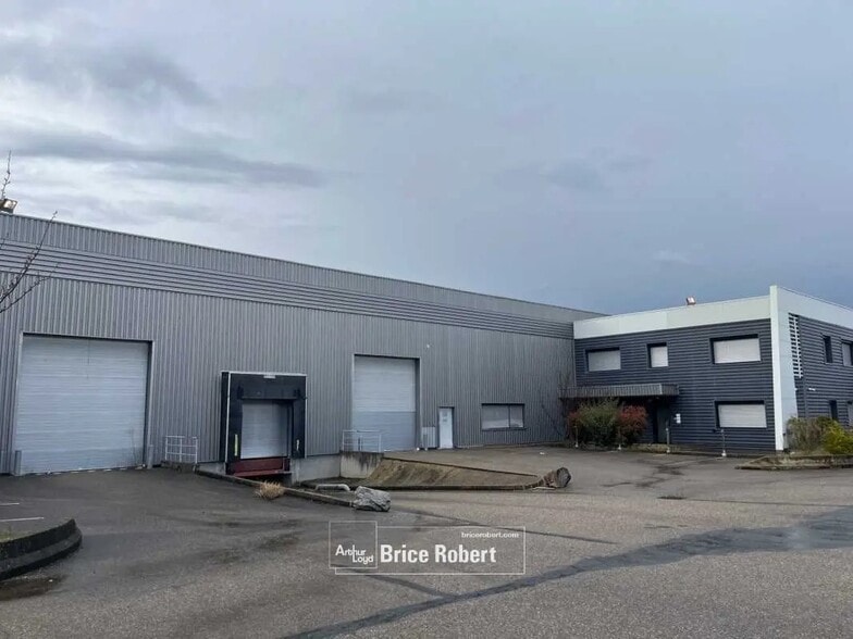 Flex in Saint-Priest for lease - Building Photo - Image 3 of 4