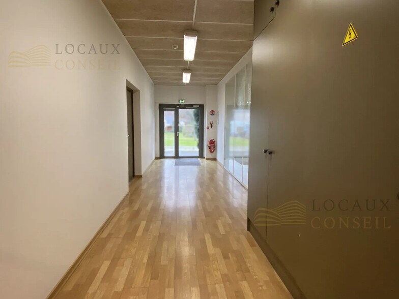 Bureau dans Bezons à louer - Photo du bâtiment - Image 2 de 6