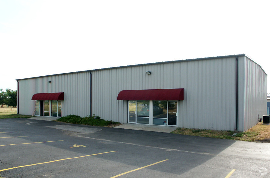 20595 Metcalf Ave, Stilwell, KS for lease - Building Photo - Image 1 of 1