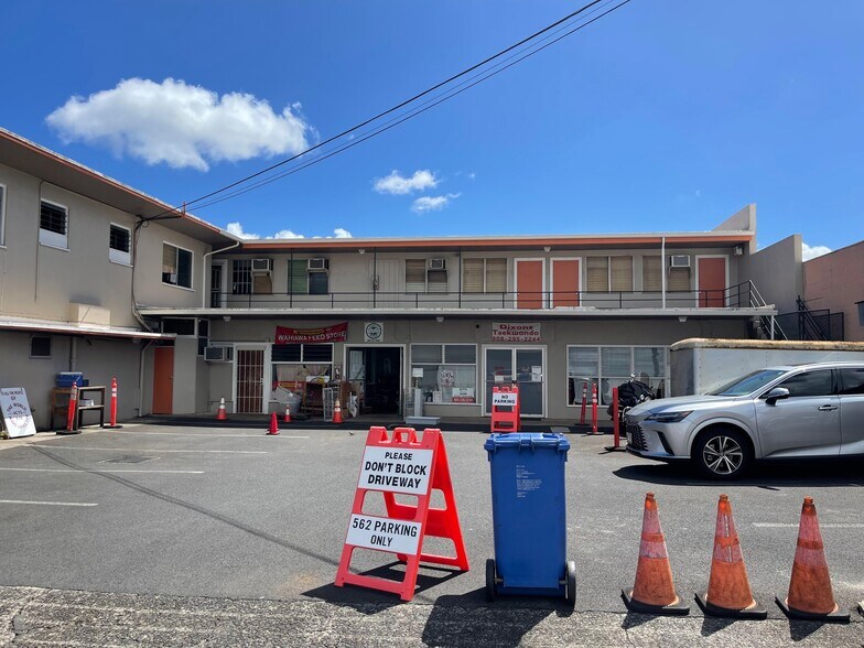 558-562 California Ave, Wahiawa, HI à louer - Photo du bâtiment - Image 2 de 14