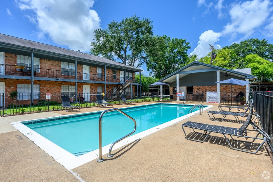 3409 North St, Nacogdoches, TX à vendre - Photo du bâtiment - Image 3 de 20