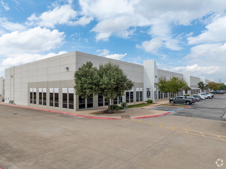 1340 Airport Commerce Dr, Austin, TX à louer - Photo principale - Image 1 de 24