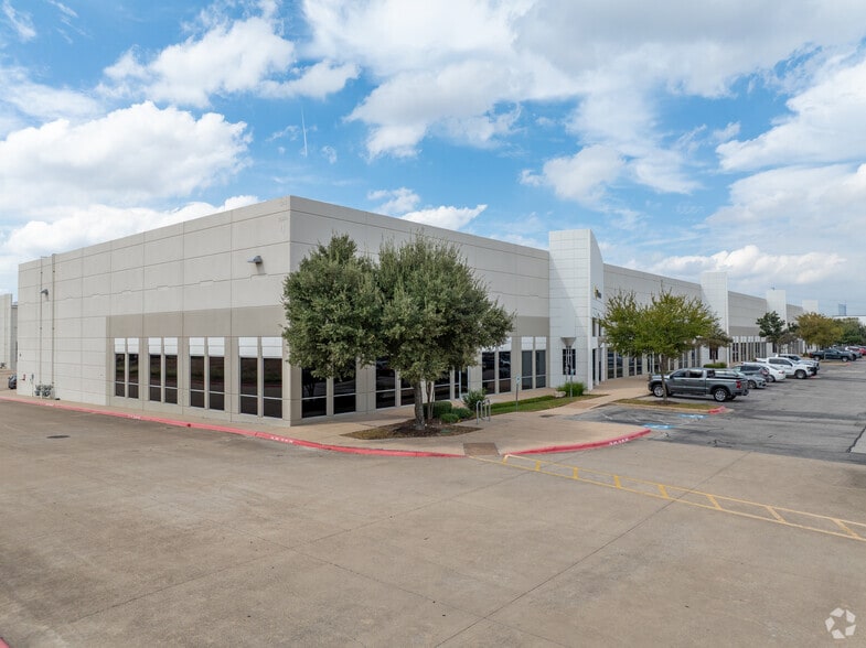 1340 Airport Commerce Dr, Austin, TX for lease - Primary Photo - Image 2 of 24