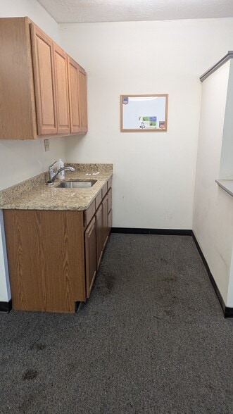 3657 Lost Nation Rd, Willoughby, OH for lease - Building Photo - Image 3 of 16