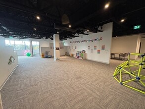 1707 Thornton Rd N, Oshawa, ON à louer Photo intérieure- Image 2 de 6