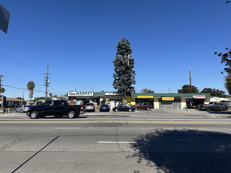 1355 W Florence Ave, Los Angeles, CA for lease - Building Photo - Image 1 of 9