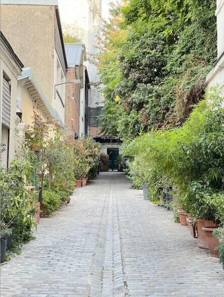 Local d'activités dans Paris à vendre - Photo du bâtiment - Image 2 de 10