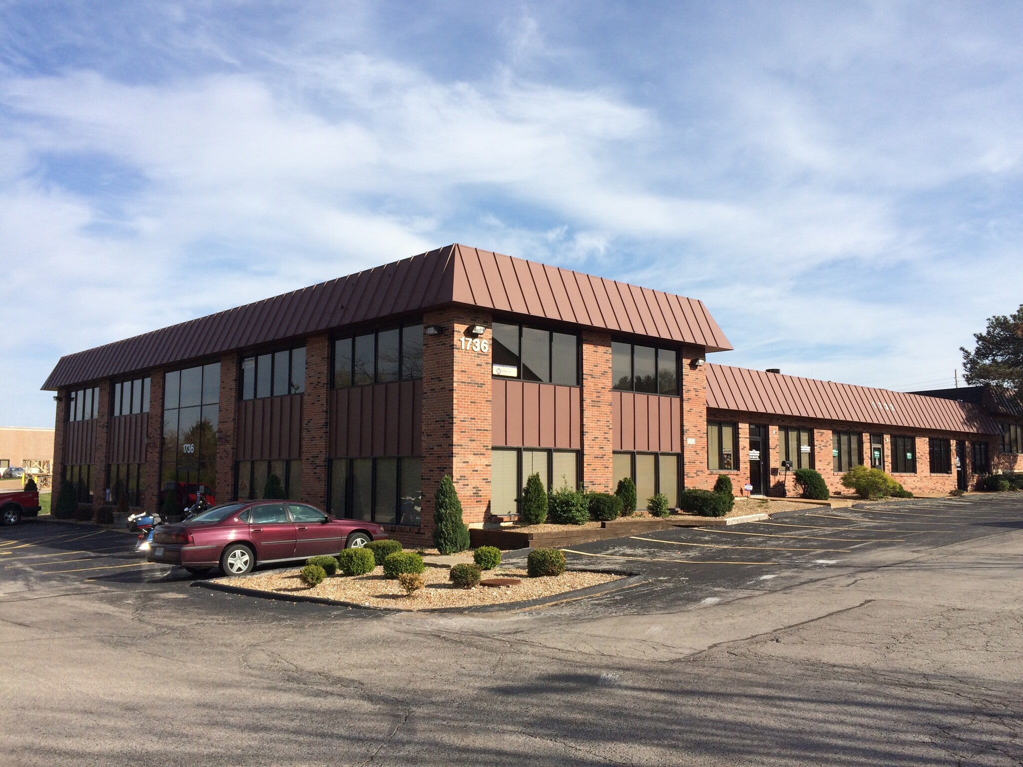 1720-1736 Westpark Center Dr, Fenton, MO for lease Primary Photo- Image 1 of 13