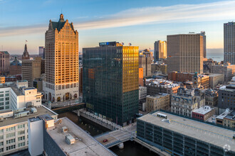 111 E Wisconsin Ave, Milwaukee, WI - Aérien  Vue de la carte