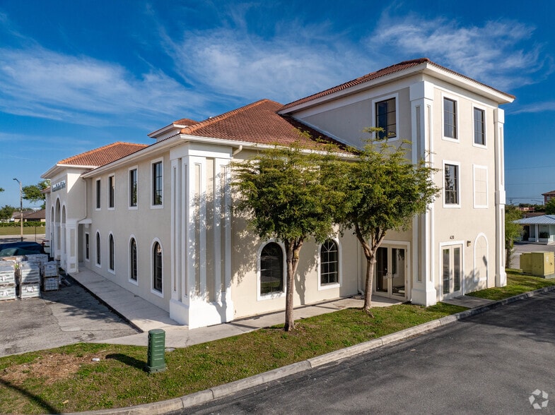 420 Del Prado Blvd, Cape Coral, FL for lease - Building Photo - Image 3 of 8